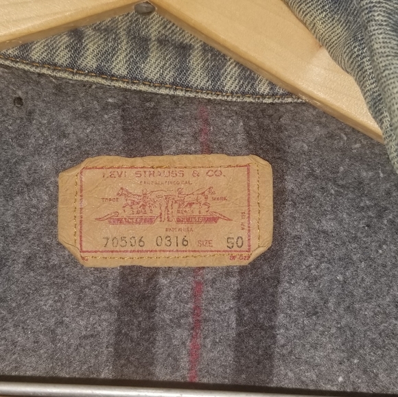 Vntg. Levi's 527 Trucker Blanker Lined Jacket - Picture 2 of 13